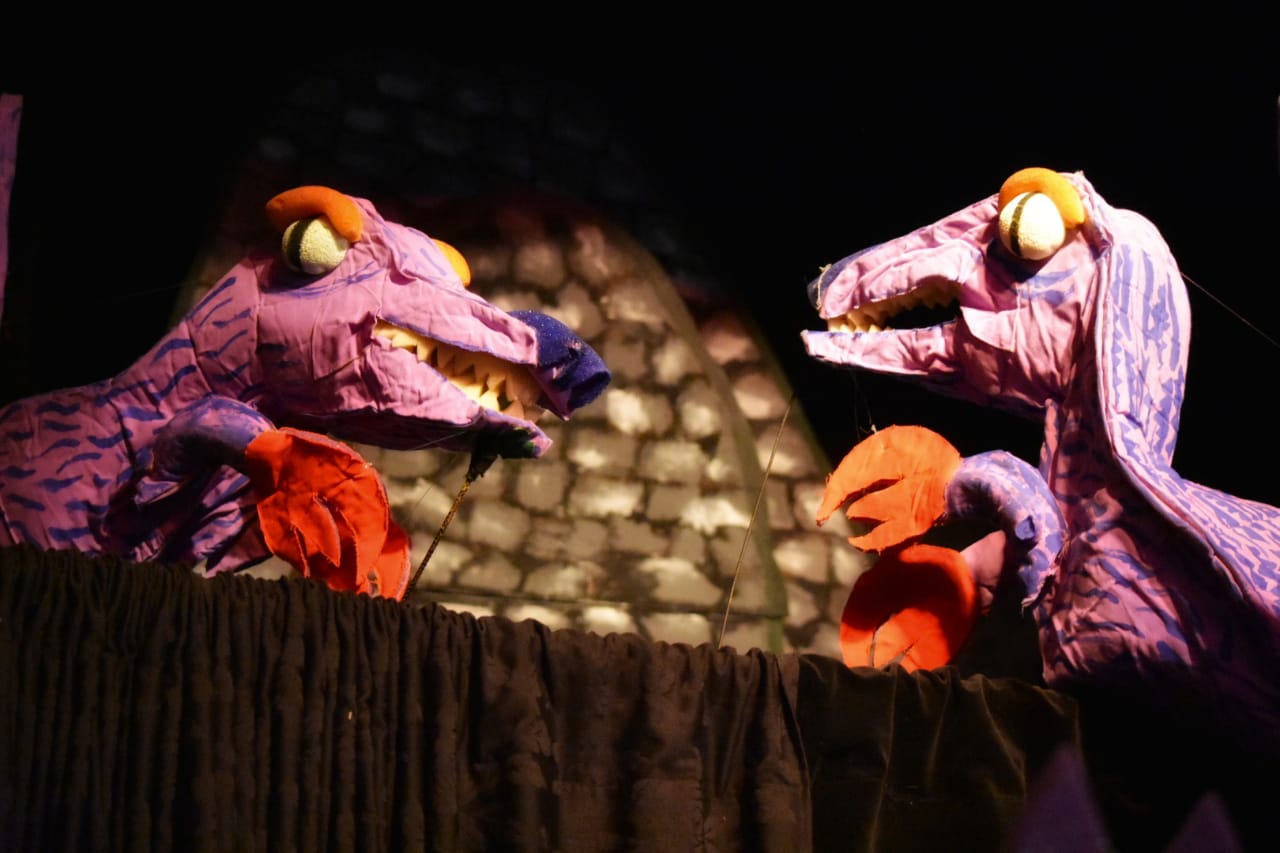 Se estrena la obra de títeres «Dinosaurios en acción» en La Casa del Títere  | Qué hacemos má?!