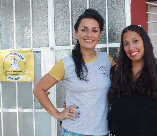 Natalia López, docente responsable de la institución, fundadora y guía Montessori, junto a Lorena Cornejo, docente de Taller (nivel Primario).